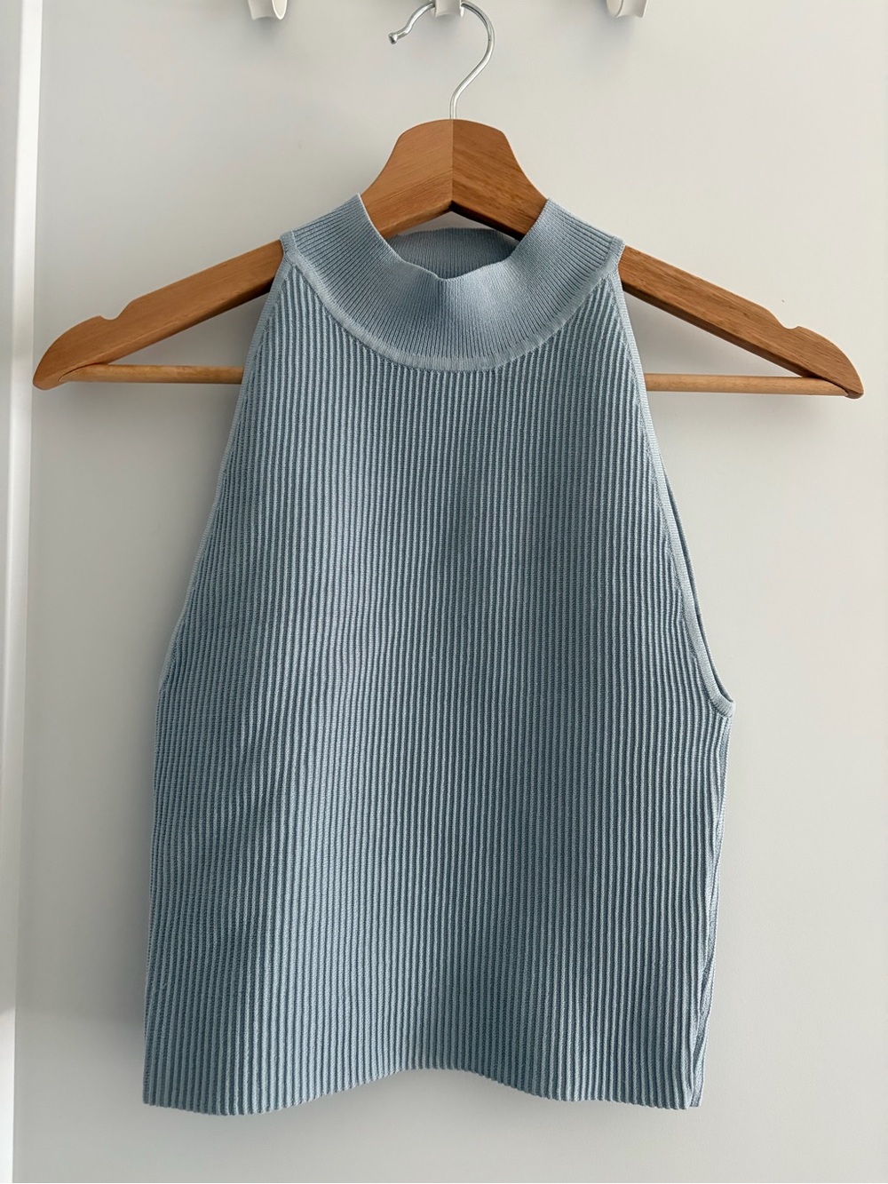 Aritzia Babaton Sculpt Knit Halter Top Daze Grey